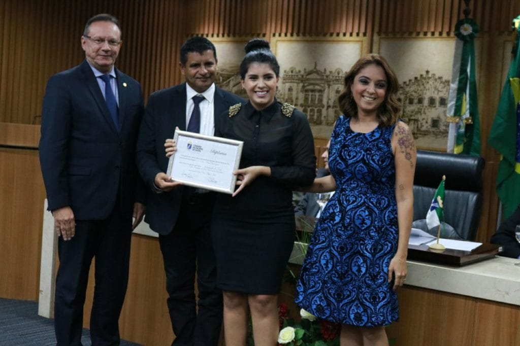 Câmara Municipal do Natal concede a Nara Rodrigues o diploma de mérito pelos serviços prestados à sociedade