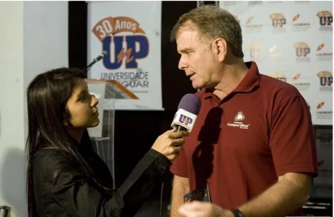 Nara Rodrigues entrevista com Bernardinho para a TV UnP