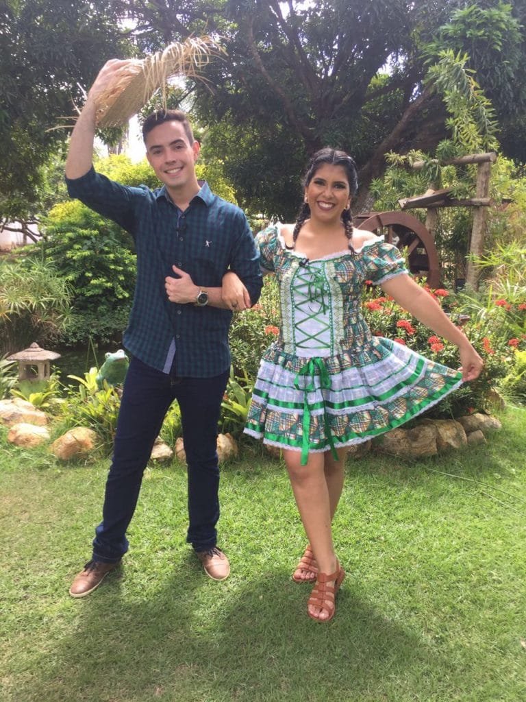 Nara Rodrigues e Ranniery Sousa nos bastidores de especial de São João do Digaí
